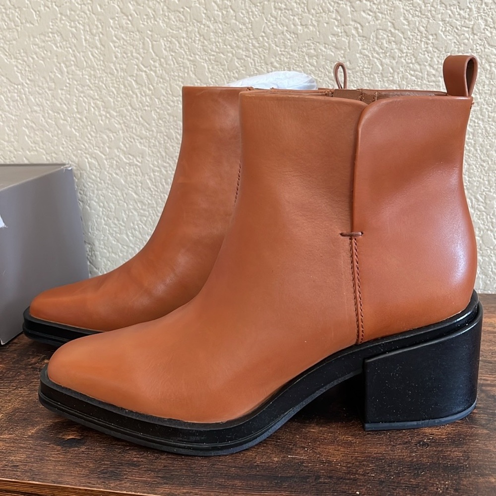 🆕 Franco Sarto Dalden cognac leather Chelsea bootie